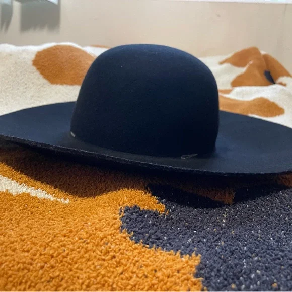 Elegant Black Wide-Brim Hat - Picture 3 of 5